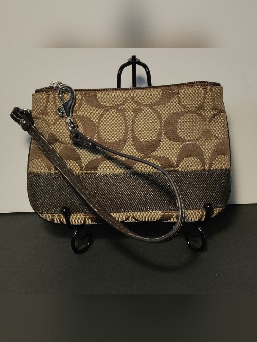 Coach Signature Brown Canvas Wristlet - Brown/Khaki  Y2K Style